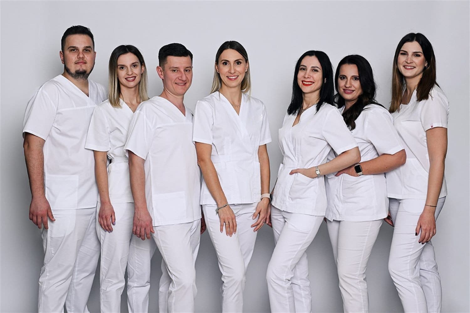 Das deutsch- und englischsprachige Zahnärzteteam unserer Partnerklinik in Satu Mare